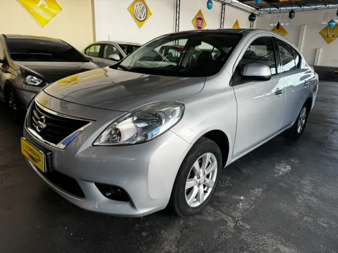Nissan Versa SL 1.6 16V Flexstart 4P Mec. 2014