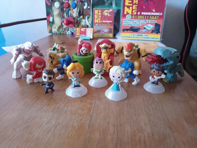 Vendo Lote com 14 bonequinhos animados !!!