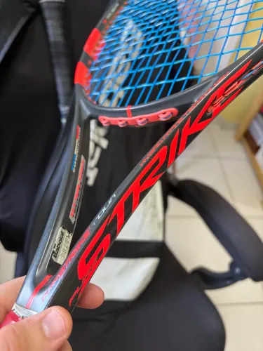 Raquete de tênis babolat strike