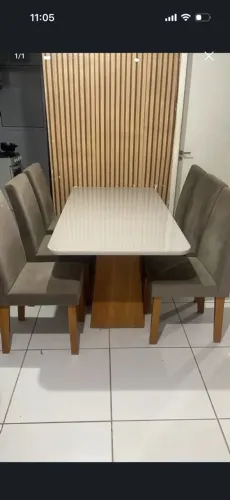 Mesa com 6 cadeiras tampa de vidro