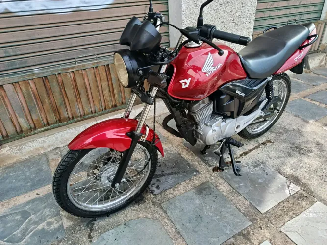 Fan 150 moto novinha completa 