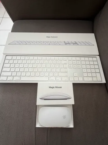 Magic Keyboard e Magic Mouse 2 