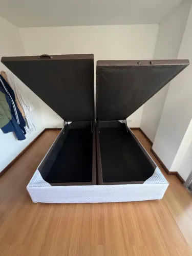Box queen size com baú 