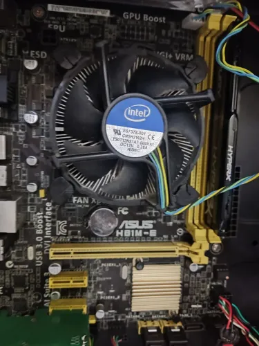 Kit i3 4170 - H81m- e ASUS - 8GB DDR3 HYPERX