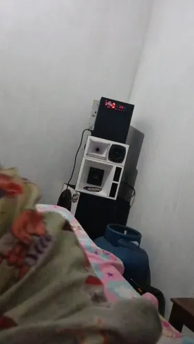 Vende-se som grave de 12 médio de 8 corneta d 200 twitter St 200 caxaria toda nova