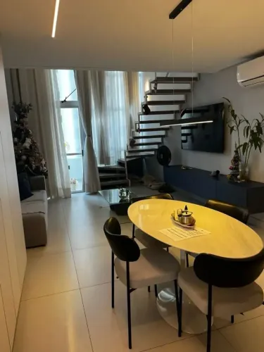 Excelente loft duplex à venda em frente ao Riverside Shopping, Bairro Jóquei.
