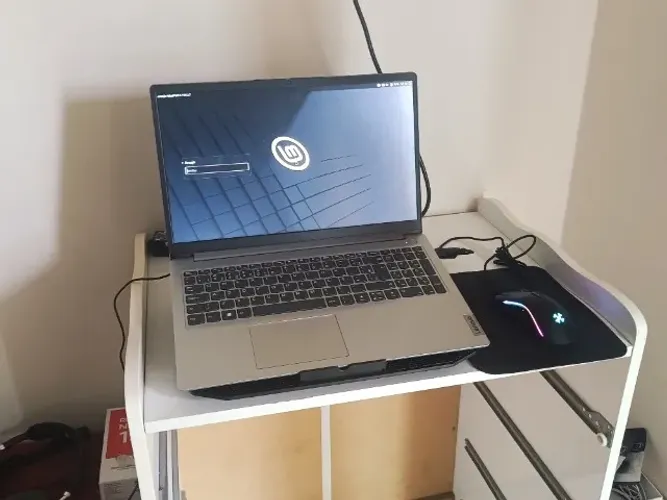 Notebook Lenovo Idea pad ótimo pra estudos