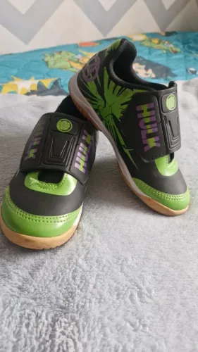 Chuteira Infantil Hulk - Tamanho 28
