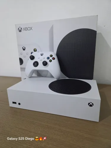Xbox séries S impecável !! Completo com nota fiscal !!
