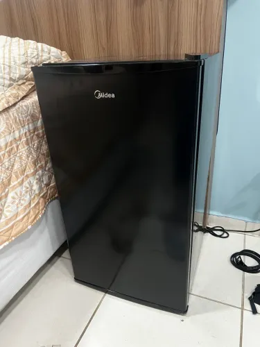 Frigobar Midea 124 litros