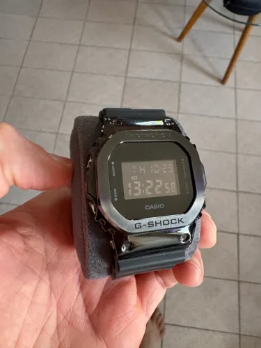 CASIO G-SHOCK GM-5600B - METAL COVER - ORIGINA