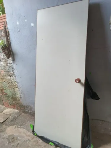 Vende-se Porta MDF