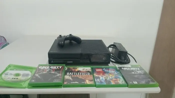 Xbox One Fat 500GB + 5 Jogos Originais