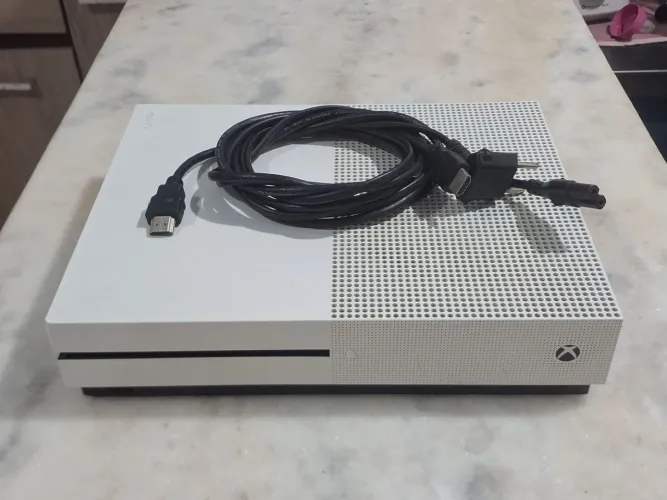 Console Xbox One S 512 GB Branco - Sem Controle (Ótimo Estado)