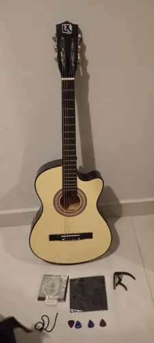 Violão acústico 