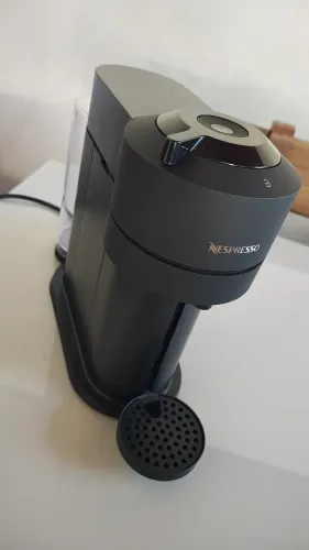 Cafeteira Nespresso Vertuo next , preto fosco