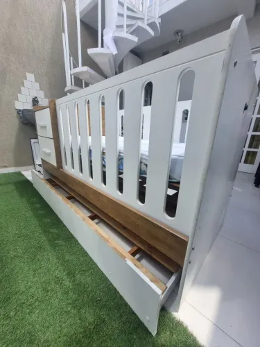 Berço Cama Multifuncional c/ cama auxiliar.