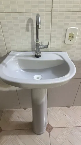 Pia lavatório nova + torneira INOX