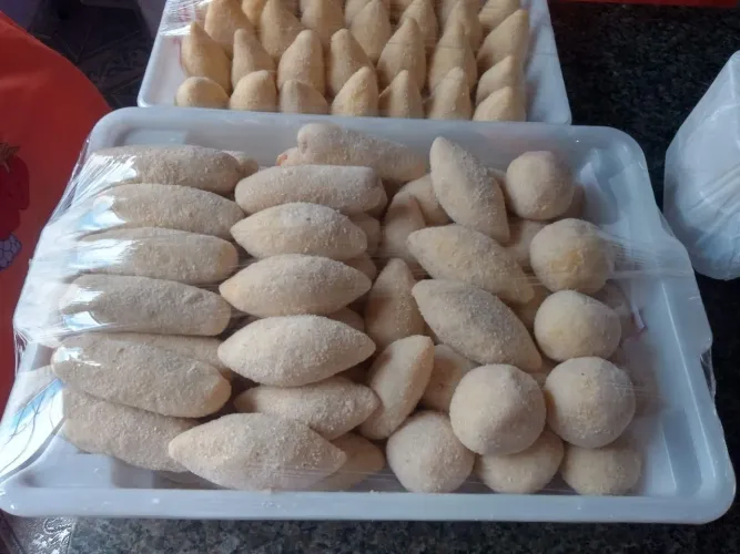 Salgados para revenda.
