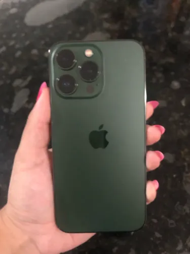 iPhone 13 Pro verde militar 