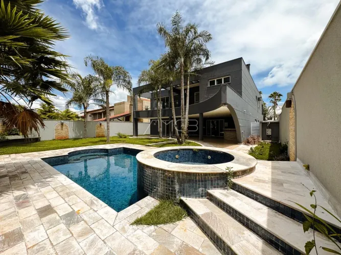 Casa de Alto Padrão à Venda no Alphaville Campinas com 5 Suítes, Piscina e 520 m² Construí