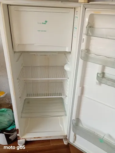 Geladeira 220v