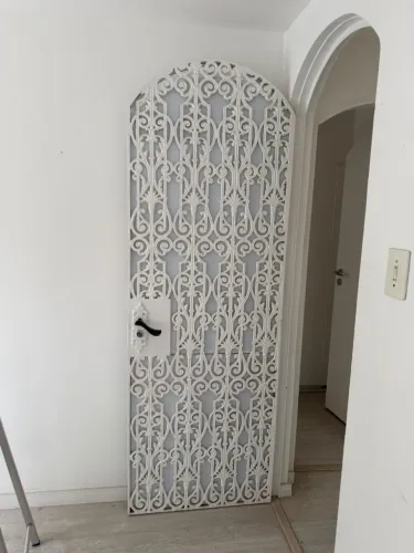 Porta de ferro em arco 210x73