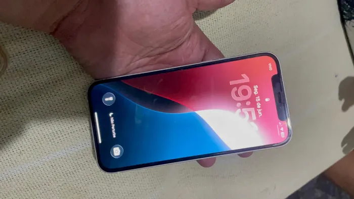 IPHONE 12 64gb todo original, sem marcas de uso. Caixa