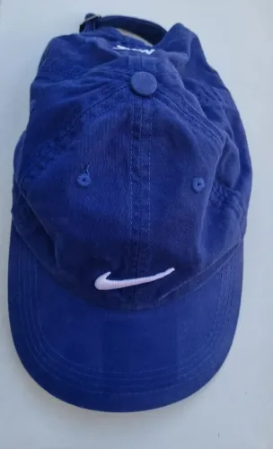 bone azul com logo branco nike semi novo