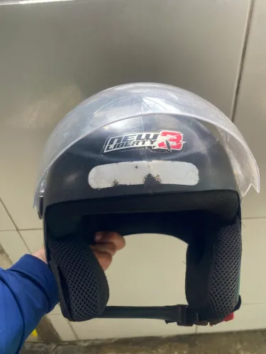 Capacete aberto