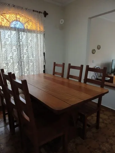 Mesa impecável 6 cadeiras em cerejeira