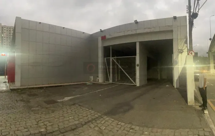 Galpão/Prédio Comercial à Venda em Centro