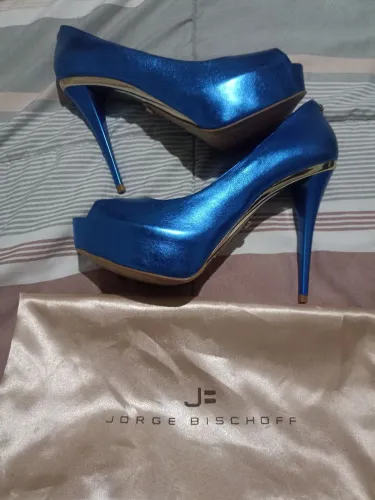 Sapato Jorge Bischoff meia para Peep toe em couro azul metalizado Tam 37