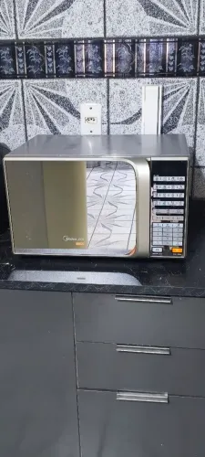 Microondas Midea Grill 30 litros Espelhado