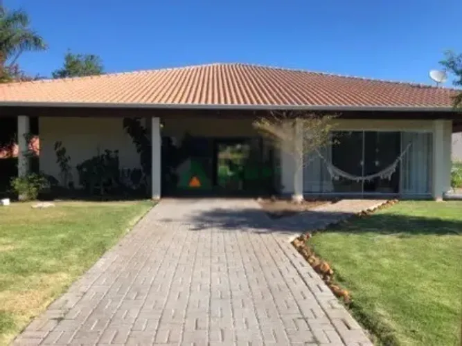 CASA COM 3 QUARTOS NA REGIÃO DE CAMBÉ - PR