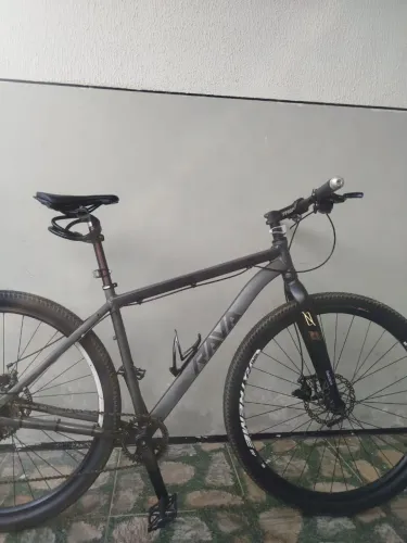 Vende se Bike Rava tamanho 19 para pessoas altas