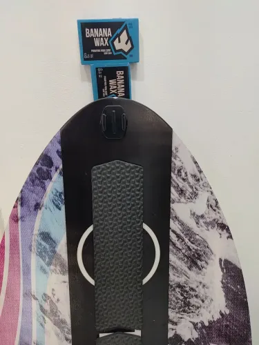Prancha de Skimboard de Madeira + 2 Parafinas Banana Wax
