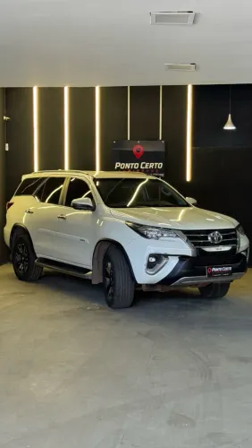 Toyota Hilux SW4 SRX 4X4 2.8 TDI 16V Dies. Aut. 2018