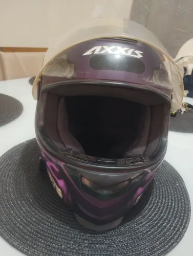 Capacete em perfeito estado $300