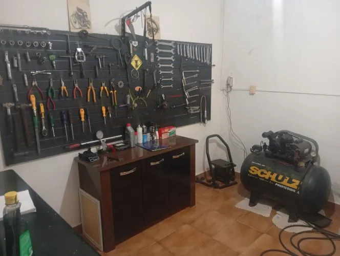 Oficina de Motos Completa - Pronta para começar a trabalhar.