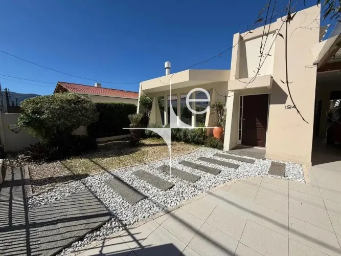 Casa 3 quartos no bairro Trindade - Florianópolis