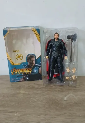 Boneco Thor sh figuarts bootleg + Ikaris marvel legends Kit