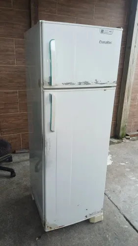 Geladeira usada funcionando