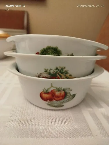 Lindo jogo vintage 3 tigelas/pote refratário da marca Porcelana Real linha Caloramaa