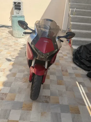 VFR 1200F impecável