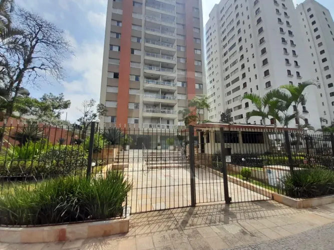 Apartamento com 96 m² localizado na av Braz Leme.