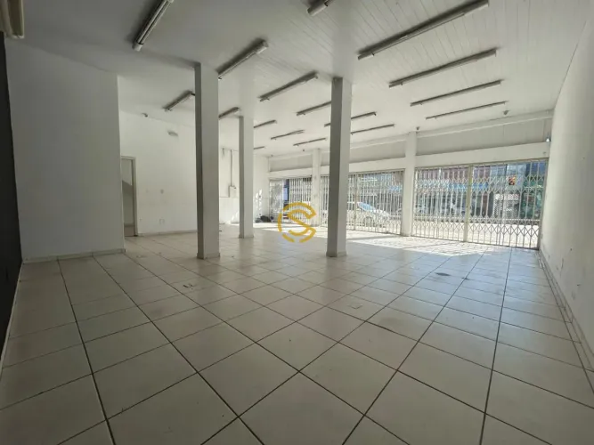 Loja / Ponto comercial à venda no Maria Luiza
