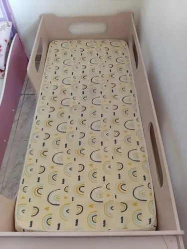 CAMA INFANTIL DE MENINA COM COLCHÃO 