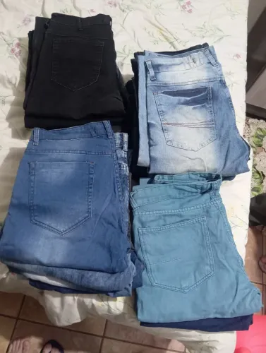 Calças jeans variadas