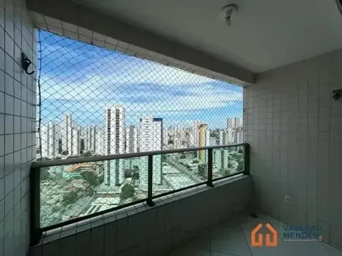 Edf. Catarina | 90 m² na Madalena | 3 quartos, suíte e dependência